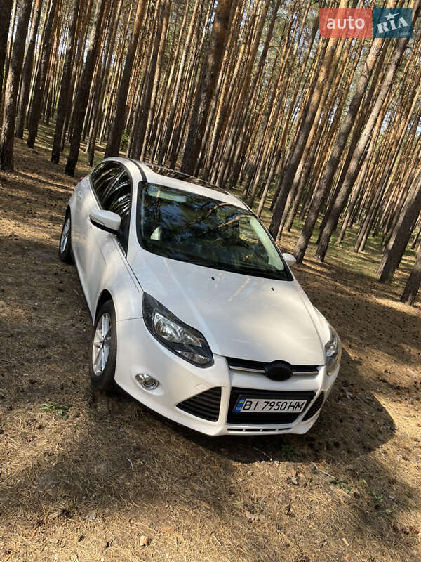 Хэтчбек Ford Focus 2012 в Полтаве