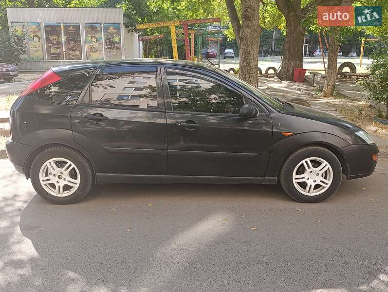 Хэтчбек Ford Focus 2001 в Одессе