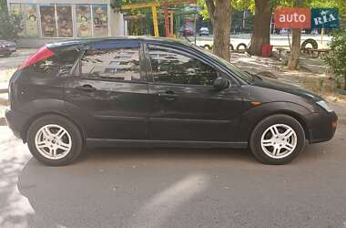 Хэтчбек Ford Focus 2001 в 