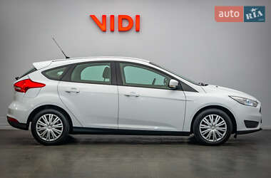 Хетчбек Ford Focus 2016 в 