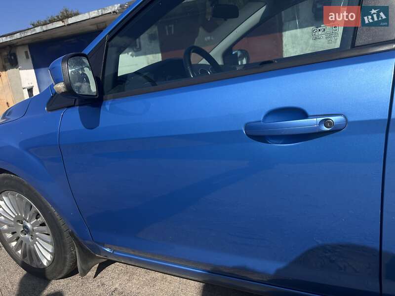 Универсал Ford Focus 2010 в Нетешине