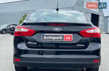 Седан Ford Focus 2013 в 