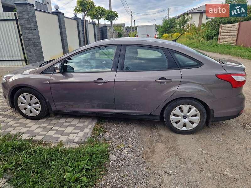 Седан Ford Focus 2013 в Киеве фото 8 Седан Ford Focus 2013 в Киеве