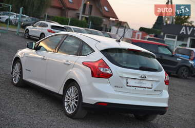 Хэтчбек Ford Focus 2013 в 
