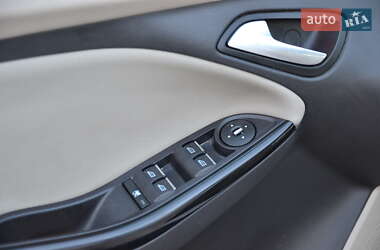 Хэтчбек Ford Focus 2013 в 