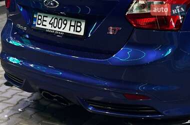 Хетчбек Ford Focus 2013 в 