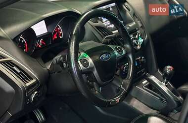 Хетчбек Ford Focus 2013 в 