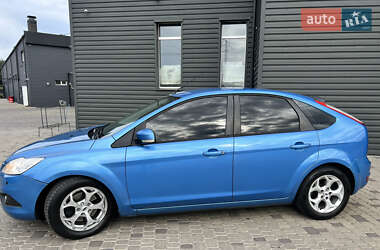 Хетчбек Ford Focus 2010 в 