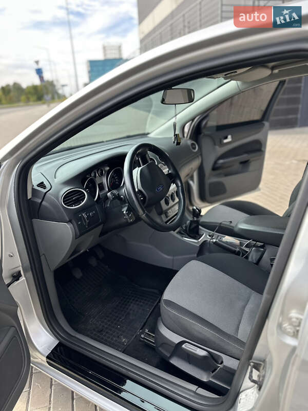 Хэтчбек Ford Focus 2010 в Киеве фото 17 Хэтчбек Ford Focus 2010 в Киеве