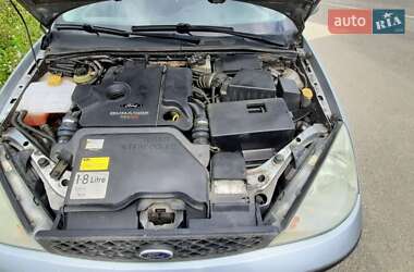 Хэтчбек Ford Focus 2004 в 