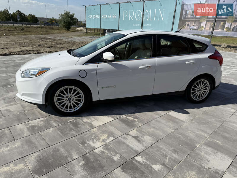 Хэтчбек Ford Focus 2014 в 