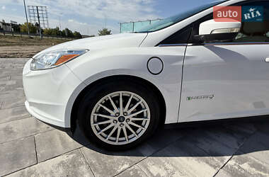 Хэтчбек Ford Focus 2014 в 