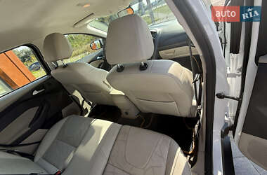 Хэтчбек Ford Focus 2014 в 