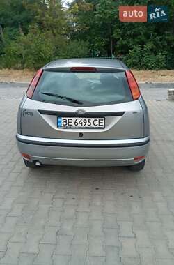 Хэтчбек Ford Focus 2003 в 