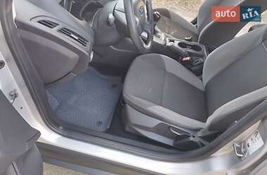 Хетчбек Ford Focus 2013 в 