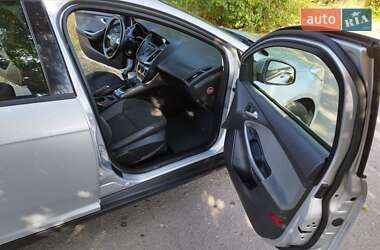 Хетчбек Ford Focus 2013 в 