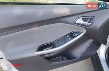 Хетчбек Ford Focus 2013 в 