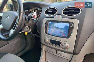 Хэтчбек Ford Focus 2009 в 