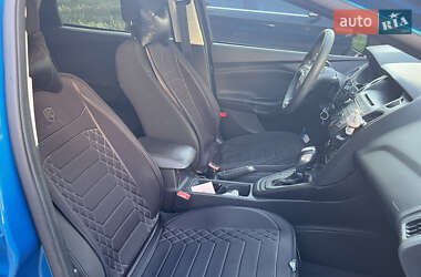 Хэтчбек Ford Focus 2015 в 