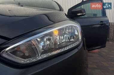 Седан Ford Focus 2016 в 