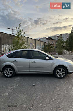 Хетчбек Ford Focus 2006 в 