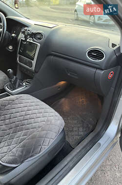 Хетчбек Ford Focus 2006 в 