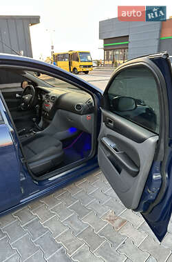 Хэтчбек Ford Focus 2009 в 