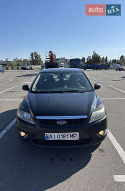 Хэтчбек Ford Focus 2010 в Рокитном