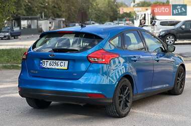 Хетчбек Ford Focus 2016 в 