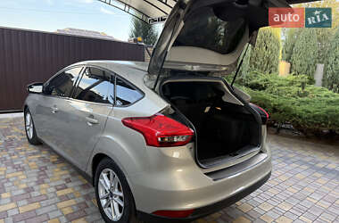 Хэтчбек Ford Focus 2015 в 