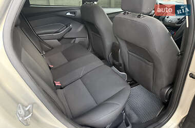 Хэтчбек Ford Focus 2015 в 