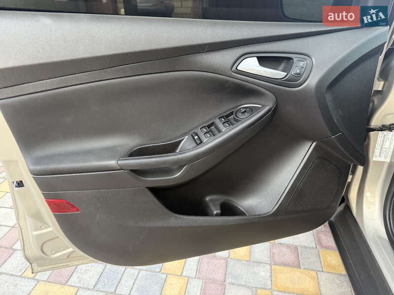 Хэтчбек Ford Focus 2015 в Днепре