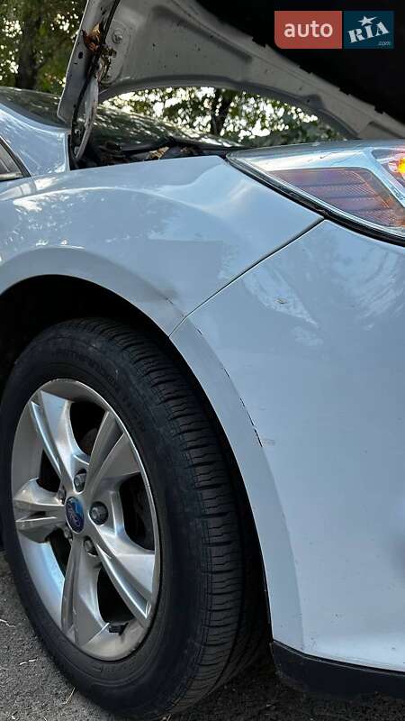 Хэтчбек Ford Focus 2013 в Киеве фото 12 Хэтчбек Ford Focus 2013 в Киеве