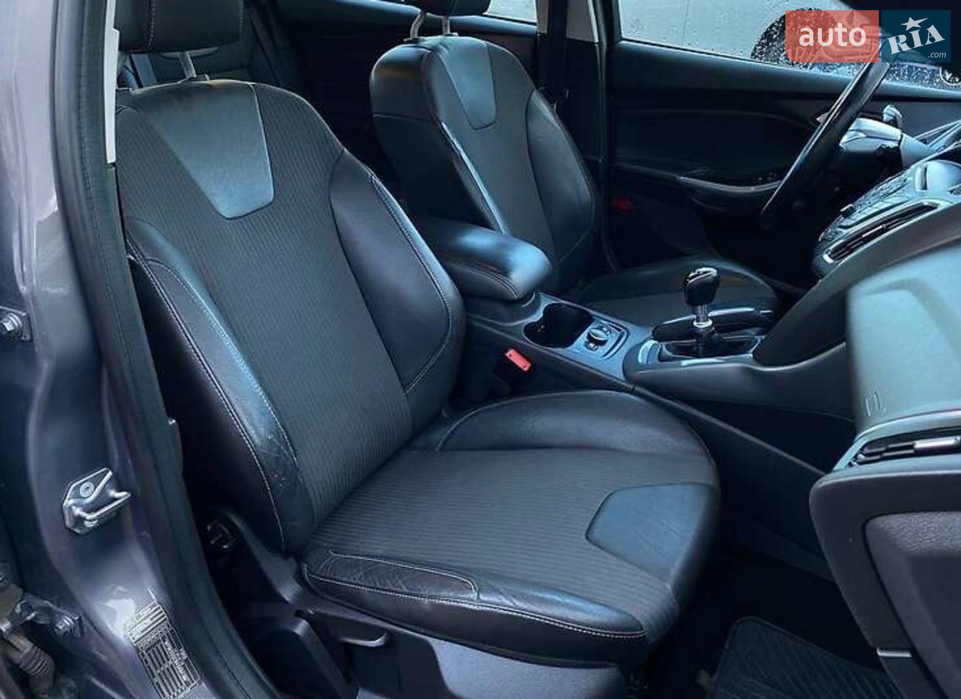 2011 Ford Focus - мініатюра 19