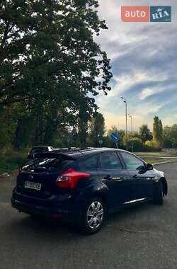 Хэтчбек Ford Focus 2013 в 