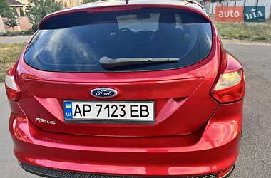 Хэтчбек Ford Focus 2012 в 