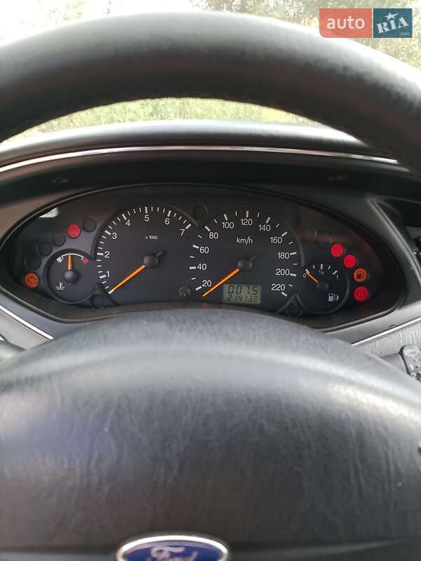 Хэтчбек Ford Focus 1999 в Киеве