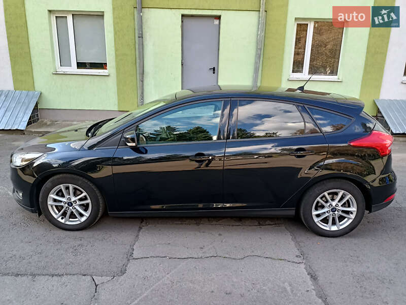 Хэтчбек Ford Focus 2015 в Ровно