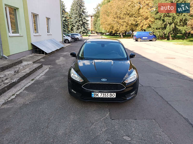 Хэтчбек Ford Focus 2015 в Ровно