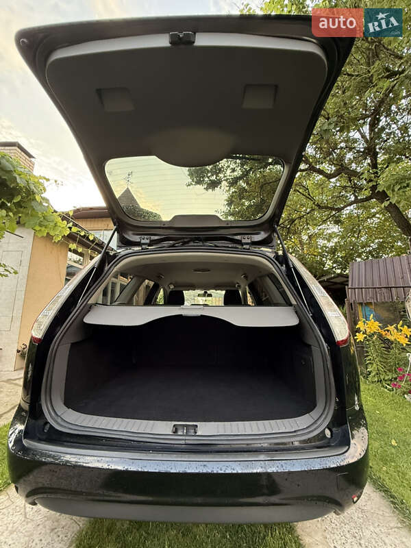 Универсал Ford Focus 2010 в Дубровице