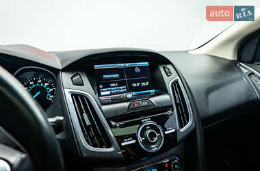 Седан Ford Focus 2014 в 