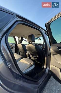 Седан Ford Focus 2011 в 