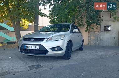 Хэтчбек Ford Focus 2011 в 