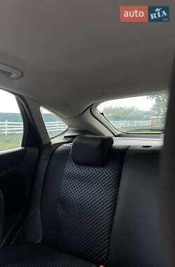 Хэтчбек Ford Focus 2010 в 