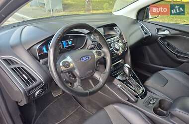 Хэтчбек Ford Focus 2013 в 