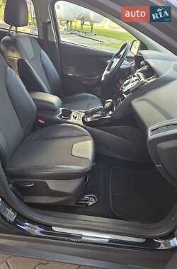 Хэтчбек Ford Focus 2013 в 