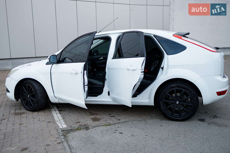 Хэтчбек Ford Focus 2011 в Львове фото 18 Хэтчбек Ford Focus 2011 в Львове