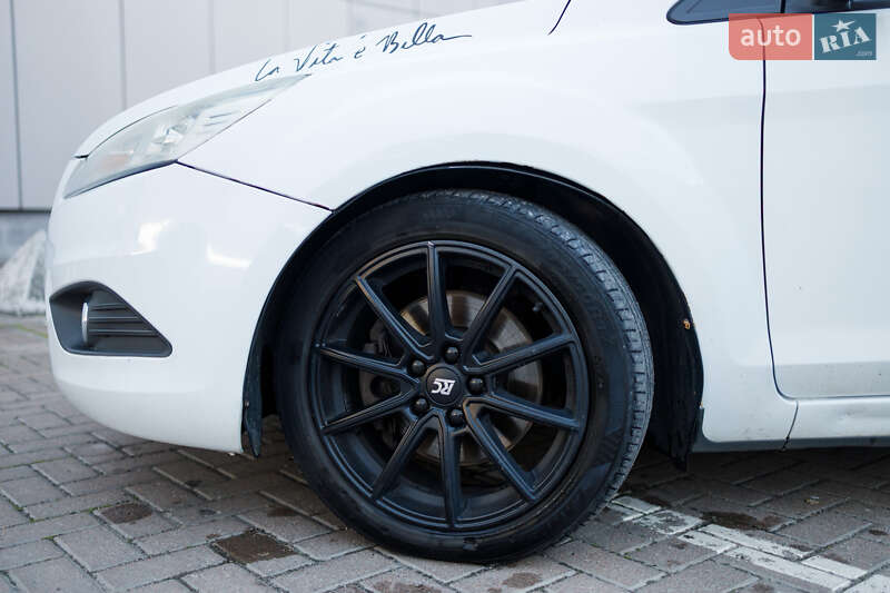 Хэтчбек Ford Focus 2011 в Львове фото 27 Хэтчбек Ford Focus 2011 в Львове