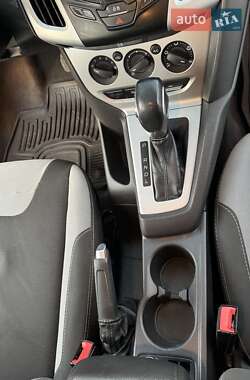Хетчбек Ford Focus 2013 в 