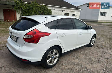 Хэтчбек Ford Focus 2012 в 
